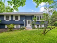 Charming newly remodeled house five minutes away from Cornell. Hotels in Town of Ithaca