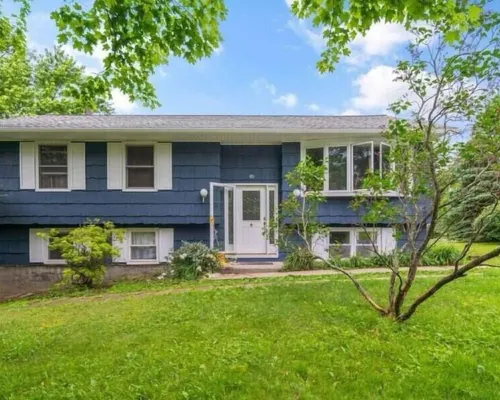 Charming newly remodeled house five minutes away from Cornell. Hotels in Town of Ithaca