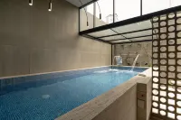 Unique Mine Luxury Lofts by Jalo - Kolam Renang