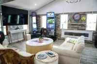 Dragonfly Inn & Suites - parking