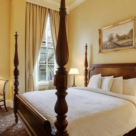 Pelham Hotel Отели рядом с достопримечательностью «Кафе Du Monde»