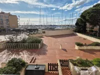 Studio cabin cap d'agde with view of old port - 2-Star