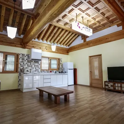 Wanju Cheongpungheon Ok Pension Hotels near Awon Museum & Hanok Stay
