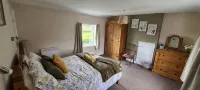 Tranquil Cottage adjoining rural farmhouse 5 miles from Suffolk Coast โรงแรมใน