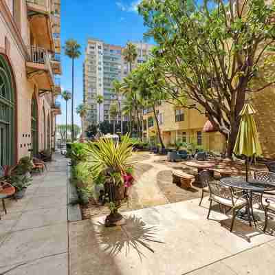 Downtown Studio Near Convention Center and Beach Free Parking Hotel Exterior