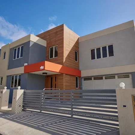 Luxury 6BR Villa w/ Pool, Rooftop Deck & lower level Lounge/ 2 Car garage/AC