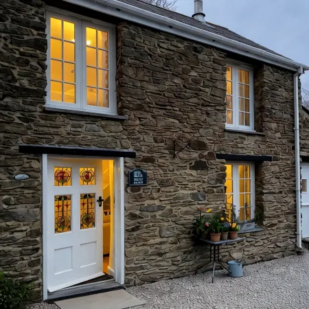 Romantic Cottage, Perranporth, Sleeps 2, Dog friendly, Walking distance to Beach