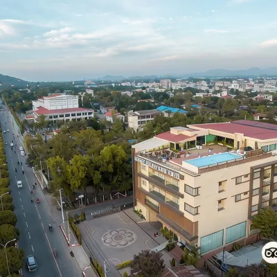Sunset Palace View Hotel Отели рядом с достопримечательностью «Магазин Джадэ»