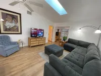 Stylish budget friendly retreat! - 빌라