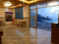 Yinjiang Zizhixian Xixian Chinese Inn - con vista montagne