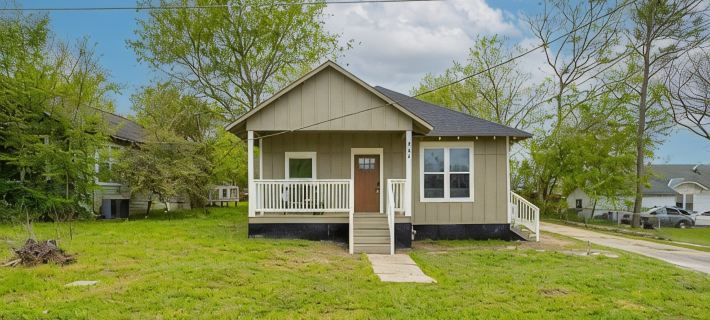 Charming 3-bedroom house in fabulous Brenham with WiFi, AC Hotels in Brenham