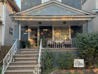 Charming 3-Br Home on a Cobblestone Street Near the Lake Michigan Waterfront. Hotels in Whiting