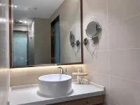 Haishang Hotel (Chongqing Shiqiaopu Subway Station Branch) Hotels near Jiu Longpo