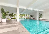 #CS8, Spacious Cybersquare Ensuite with Pool View - Family