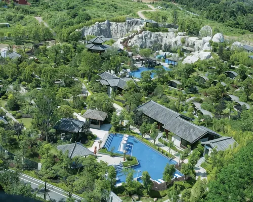 Phoenix City Hot Spring Resort فنادق في مينخَو