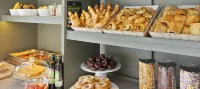 B&B HOTEL Castro Urdiales - 朝食