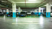 Guolong Hotel - parking