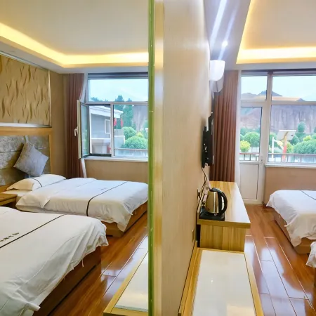 Qicai Danxia Apricot Hotel