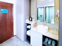Xanadu Hotel In Yi County - parking