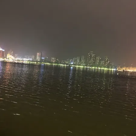 Hongtai Business Hotel Jiujiang (Yanshuiting Jiulong Plaza Branch)