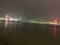 Hongtai Business Hotel Jiujiang (Yanshuiting Jiulong Plaza Branch)