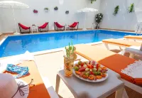 Old Town Point Hotel Spa - Rooftop Pools
