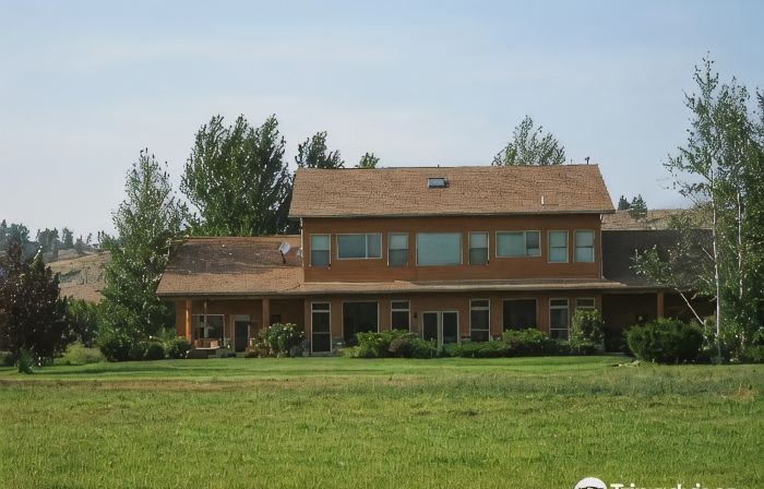 Yellowstone River Lodge