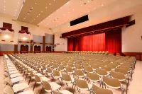 Chien Tan Overseas Youth Activity Center - Bãi đậu xe
