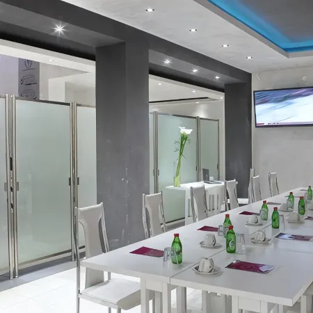 Side One Design Hotel Garni