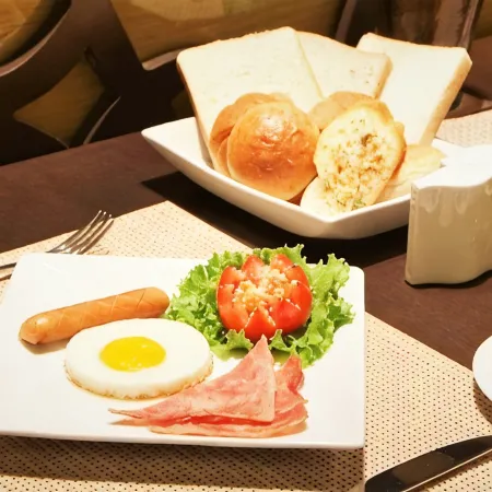 Amora NeoLuxe Suites Hotel