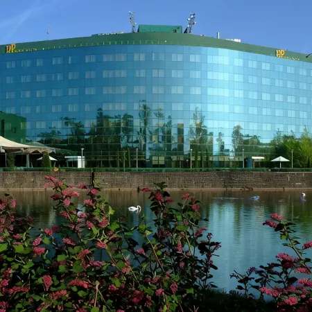 HP Park Plaza