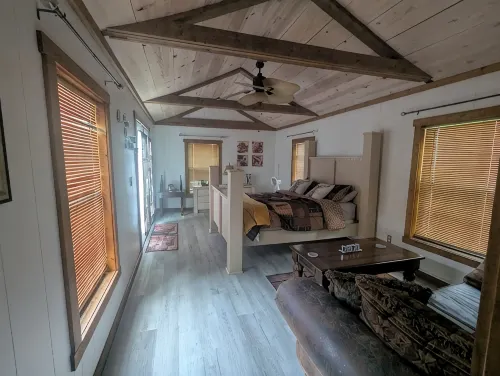 Charming studio in fabulous Dresden with WiFi, AC, on horse property
