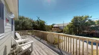 Feeling Frisco - 4-bedroom house in the OBX just steps to the beach. - 3-Star