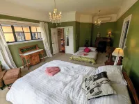 Stately Bowral Designer Home - บังกะโล