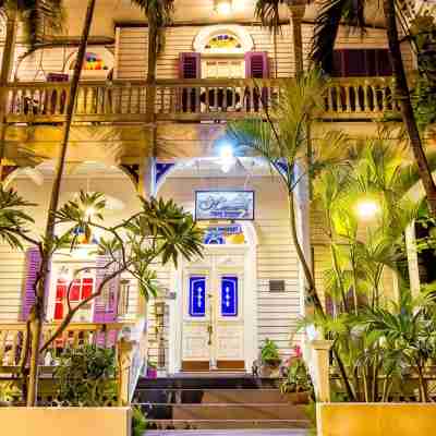 Marreros Guest Mansion - Adult Only Hotel Exterior