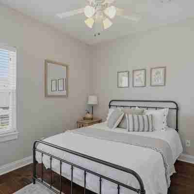 Home 4 U at Olive Bayou! Downtown Lake Charles Rooms