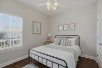 Home 4 U at Olive Bayou! Downtown Lake Charles - Jacuzzi