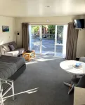 Jade Court Motel