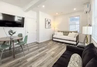 New 3 beds in Southie! W/D in unit. - บังกะโล