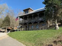 4-bedroom house in charming Ten Mile with AC, WiFi. Relax and unwind - 4-Star