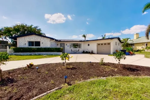 Sailors Paradise-Waterfront Gulf & Sailboat access with AC, WIFI, heated Pool! - Homestays