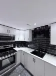 Fabulous 2-bedroom apartment with AC in charming Whitby