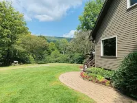 Raystown Mountain Escape - Views & Relaxing Spaces - 4-Star