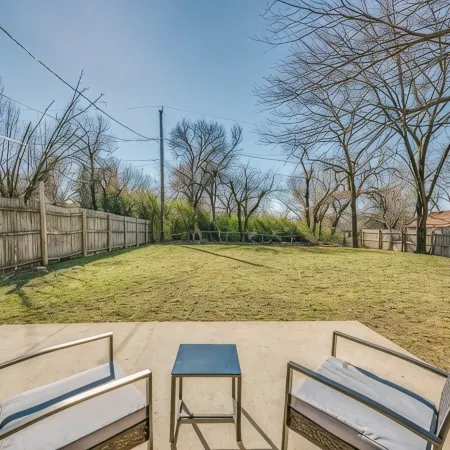 Centrally Located 3BR 2BA - !