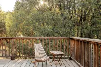 Cozy 2-bedroom cabin with sauna outside of Yosemite