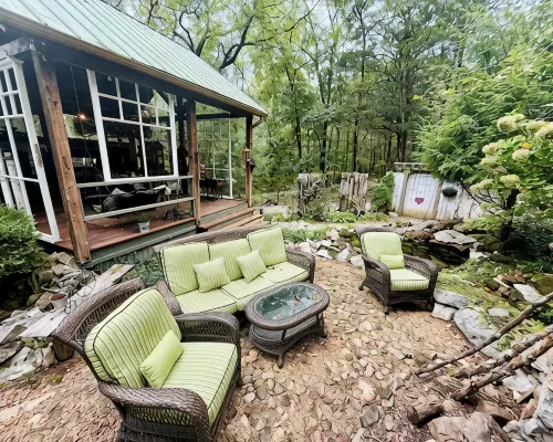 A Kentucky Cottage - Charming Cottage One Mile From Mammoth Cave National Park Hotels in Park City