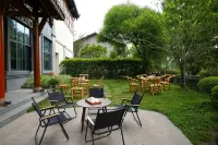 Liujiang Bieyuan Inn - Inns