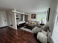 Cozy Studio 1BR, Home Lake View Full Access to Lake 6min to Airport.