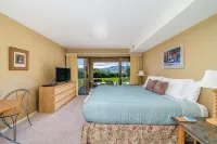 Wapato Point Halmalka Condo 512B Sleeps 8 by Outdoor Pool, Sandy Beach Amenities