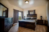 Comfy Gathering Place for Friends or Family! - 4-Star